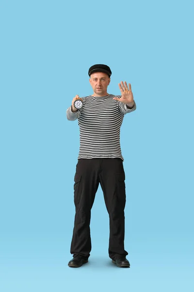 Volwassen Man Zeeman Shirt Met Led Zaklamp Tonen Stop Gebaar — Stockfoto
