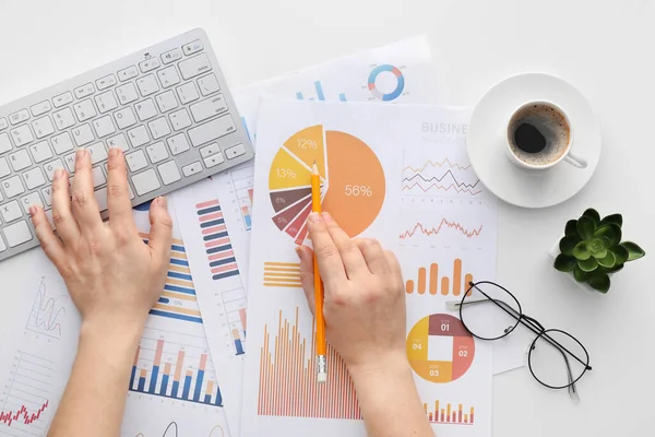 Woman Computer Keyboard Business Charts Cup Coffee White Background — Stock Photo, Image