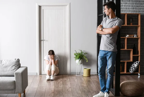 Upset Young Man Quarrel His Girlfriend Home — Stock Photo, Image