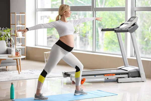 Sporty Young Pregnant Woman Practicing Yoga Home — Stock Photo, Image