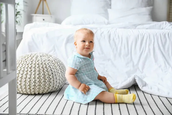 Cute Baby Girl Sitting Floor Bedroom — Stock Photo, Image
