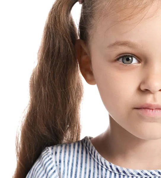 Πορτρέτο Του Όμορφου Μικρού Κοριτσιού Λευκό Φόντο Κοντινό Πλάνο — Φωτογραφία Αρχείου