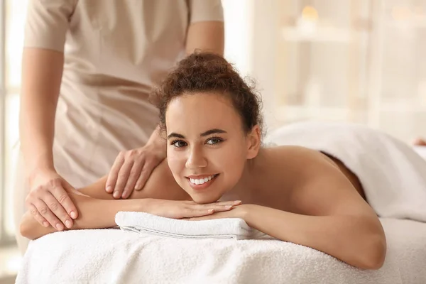 Beautiful African American Woman Getting Massage Therapist Spa Salon — Stock Photo, Image