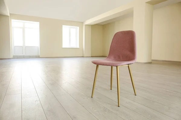 Pink Chair Big Empty Office — Stock Photo, Image