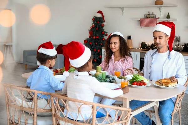 Happy Family Praying Having Christmas Dinner Kitchen — Stock Photo, Image