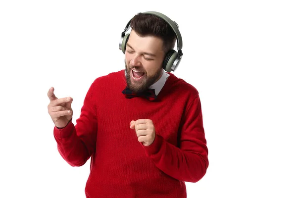 Junger Mann Mit Kopfhörern Tanzt Auf Weißem Hintergrund — Stockfoto