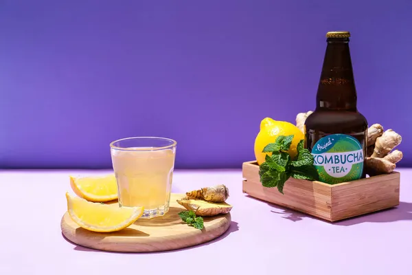 Bottle Glass Fresh Kombucha Lemon Ginger Mint Color Background — Stock Photo, Image