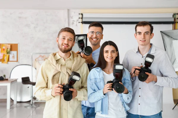 Grupo Fotógrafos Durante Aulas Estúdio — Fotografia de Stock