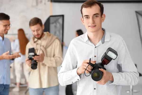 Male Photographer Classes Studio — Stock Photo, Image