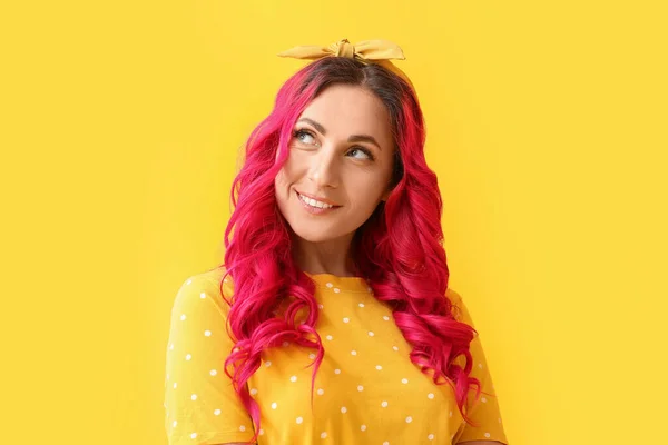 Beautiful Woman Unusual Bright Hair Color Background — Stock Photo, Image