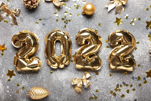 Golden Balloons Shape Figure 2022 Christmas Decor Grunge Background — Stock Photo, Image