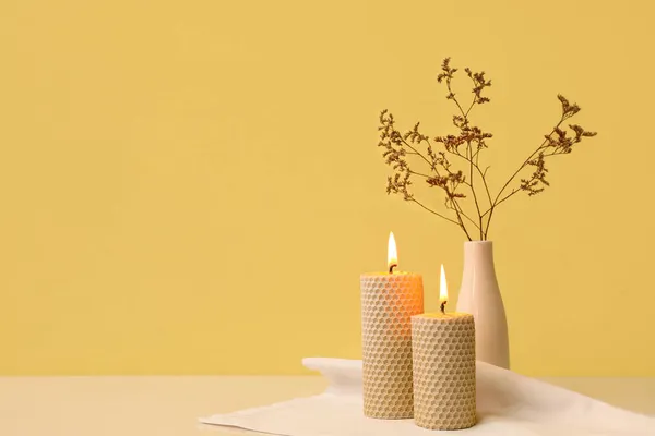 Burning Candles Vase Dry Flowers Table Color Wall — Stock Photo, Image