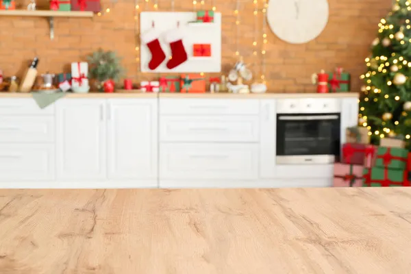 Empty Table Kitchen Decorated Christmas — Stock Photo, Image