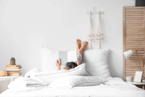 Morning Young Woman Reading Book Bed — Stock Photo, Image