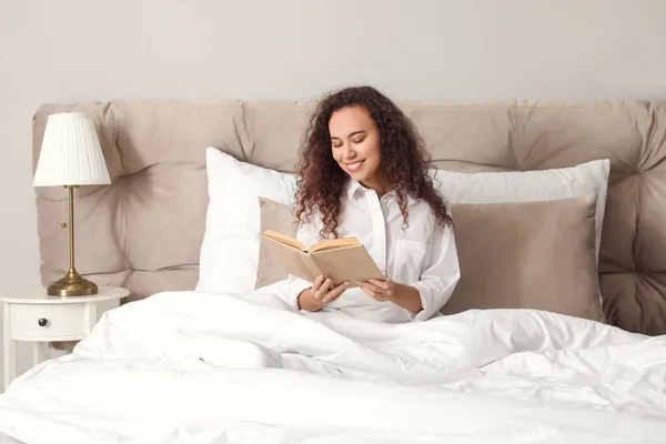 Morning Young Woman Reading Book Bed — Stock Photo, Image