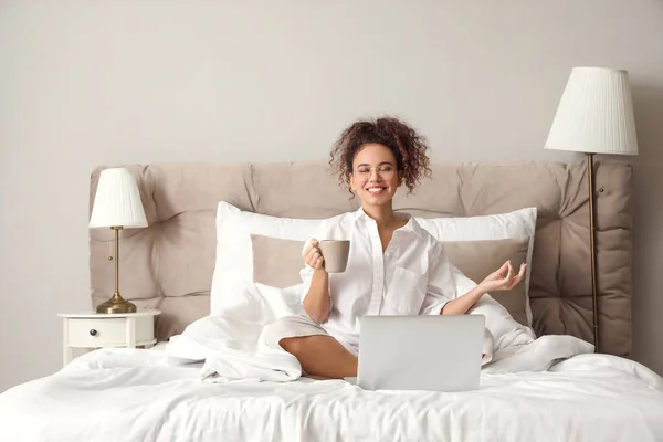 Morning Young Woman Cup Tea Laptop Bed — Stock Photo, Image