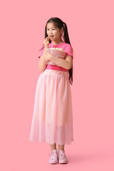Cute Girl Eating Popcorn Pink Background — Stock Photo, Image