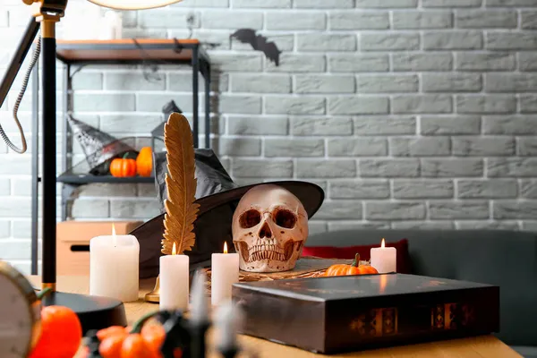 Human Skull Witch Hat Table Room Decorated Halloween — Stock Photo, Image