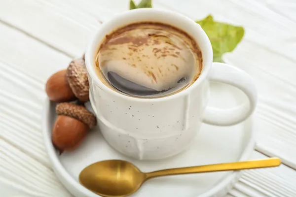 Egy Csésze Kávé Makk Világos Háttér Közelkép — Stock Fotó