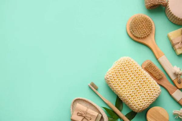 Set Bath Supplies Loofah Sponge Brushes Green Background — Stock Photo, Image