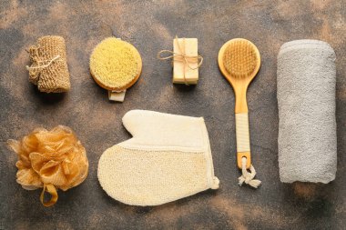 Grunge arkaplanındaki spa aksesuarları