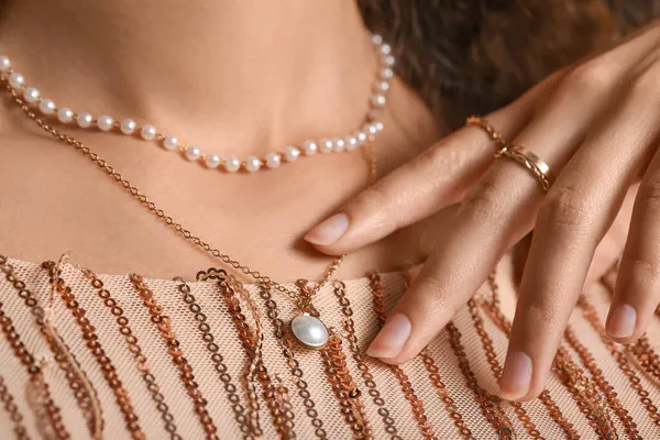 Fashionable African American Woman Stylish Jewellery Closeup — Stock Photo, Image