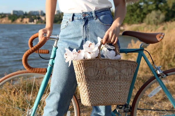 Pretty Teenage Girl Flowers Basket Bicycle River — Stock Photo, Image