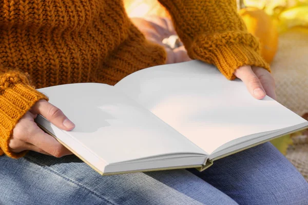 Woman Blank Book Warm Plaid Autumn Park Closeup — Stock Photo, Image