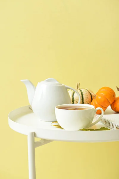 Tea Pot Cup Hot Beverage Pumpkins Table Yellow Wall — Stock Photo, Image