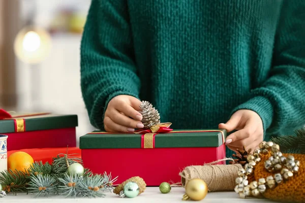 Woman Decorating Christmas Gift Box Table Room Closeup — Stock Photo, Image