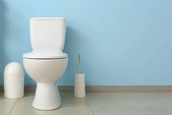 Интерьер Современного Комфортного Туалета — стоковое фото