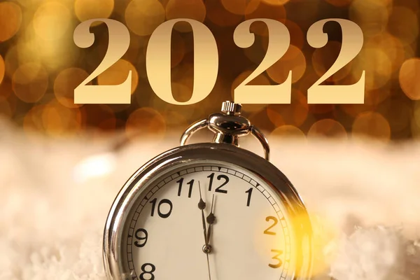 Gyönyörű Üdvözlőlap Boldog Évet 2022 Ünneplés Ébresztőórával — Stock Fotó