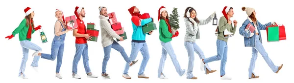 Gaan Jonge Mensen Met Kerstcadeaus Witte Achtergrond — Stockfoto
