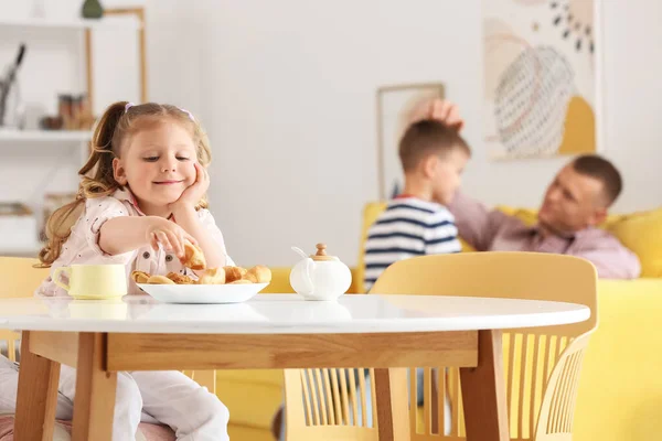 Cute Little Girl Eating Cookies Kitchen — Stock Photo, Image