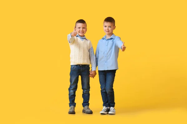 Two Boys Casual Clothes Yellow Background — Stock Photo, Image