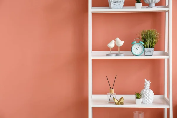 Bookshelf Alarm Clock Different Decor Pink Wall — Stock Photo, Image