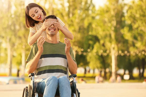 Young Man Physical Disability His Wife Outdoors — Stock Photo, Image