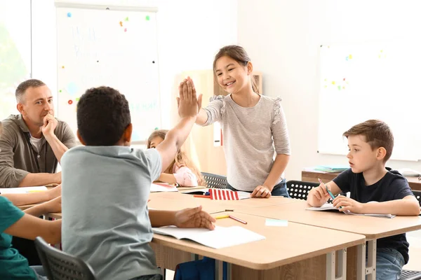 Leerlingen Die Lessen Volgen Een Talenschool — Stockfoto