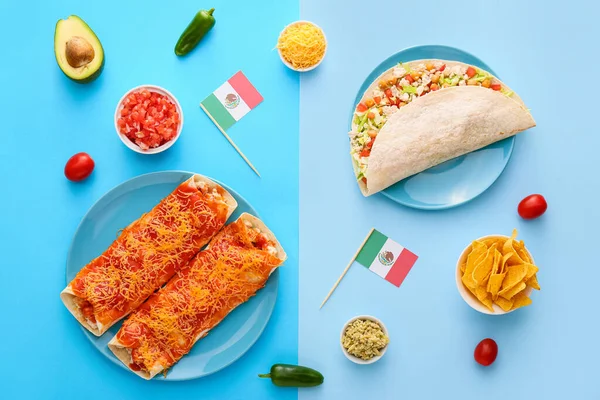 Flat Lay Com Comida Tradicional Mexicana Fundo Azul — Fotografia de Stock