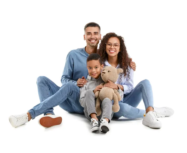 Happy Interracial Rodina Bílém Pozadí — Stock fotografie