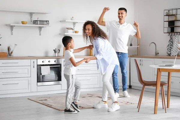 Happy Interracial Family Dancing Kitchen — Stock Photo, Image