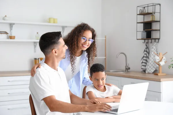 Interracial Family Video Chatting Home — Stock Photo, Image