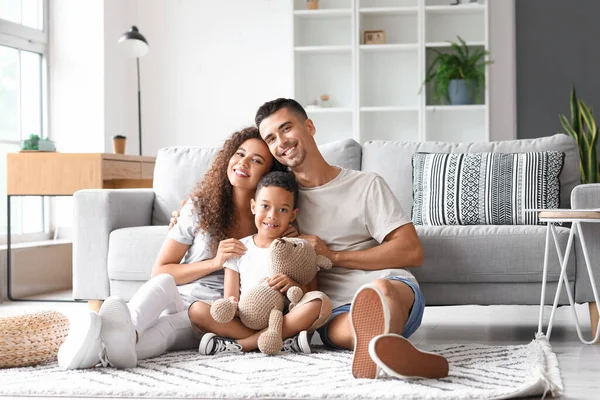 Felice Famiglia Interrazziale Casa — Foto Stock