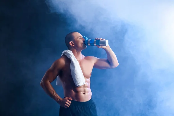 Male Bodybuilder Drinking Protein Shake Smoke Dark Background — Stock Photo, Image