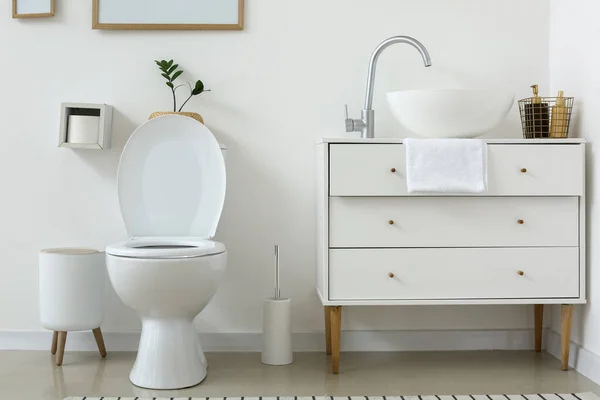 White Toilet Bowl Chest Drawers Light Wall Restroom — Stock Photo, Image