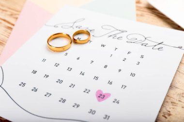 Masada düğün takvimi olan güzel bir kompozisyon