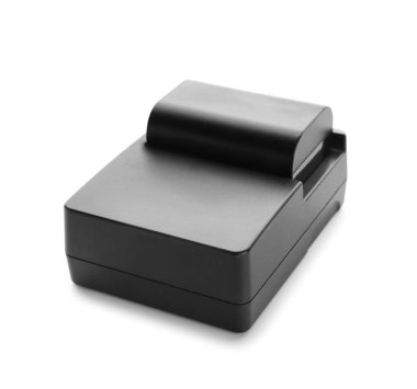 fotoğraf makinesi pil ve şarj cihazı beyaz zemin üzerine izole