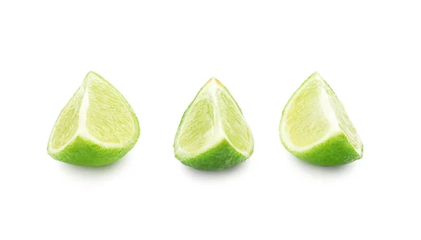 Skivor Färsk Grön Lime Vit Bakgrund — Stockfoto