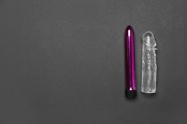 Vibrador Con Accesorio Sobre Fondo Oscuro —  Fotos de Stock