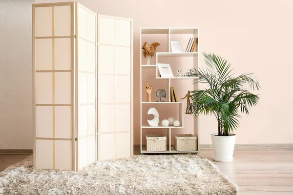 Stylish Folding Screen Bookshelf Wall Room — Stock Photo, Image